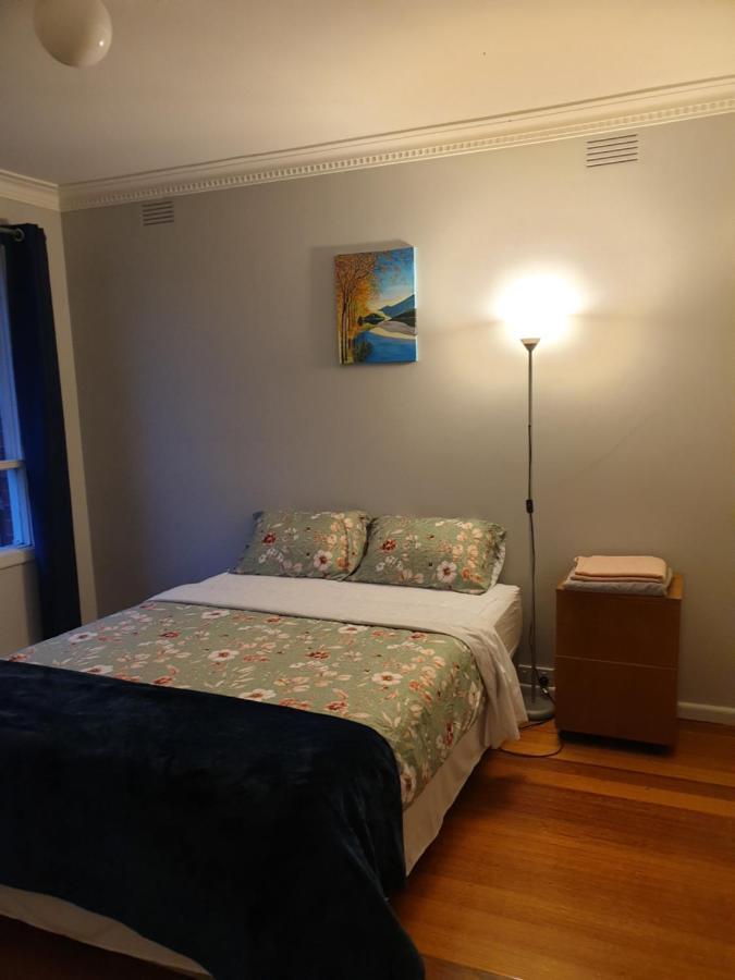 Homestay Near Dandenong Plaza Экстерьер фото