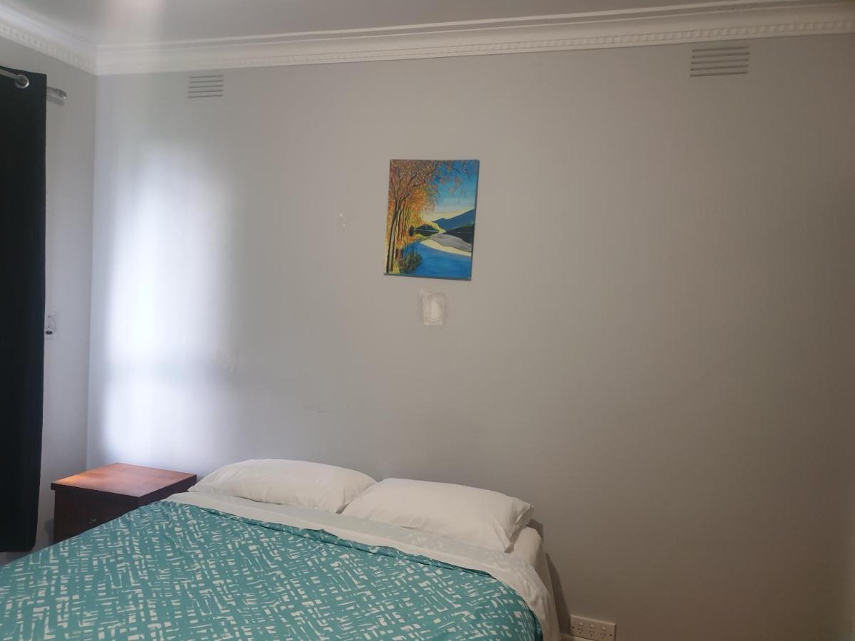 Homestay Near Dandenong Plaza Экстерьер фото