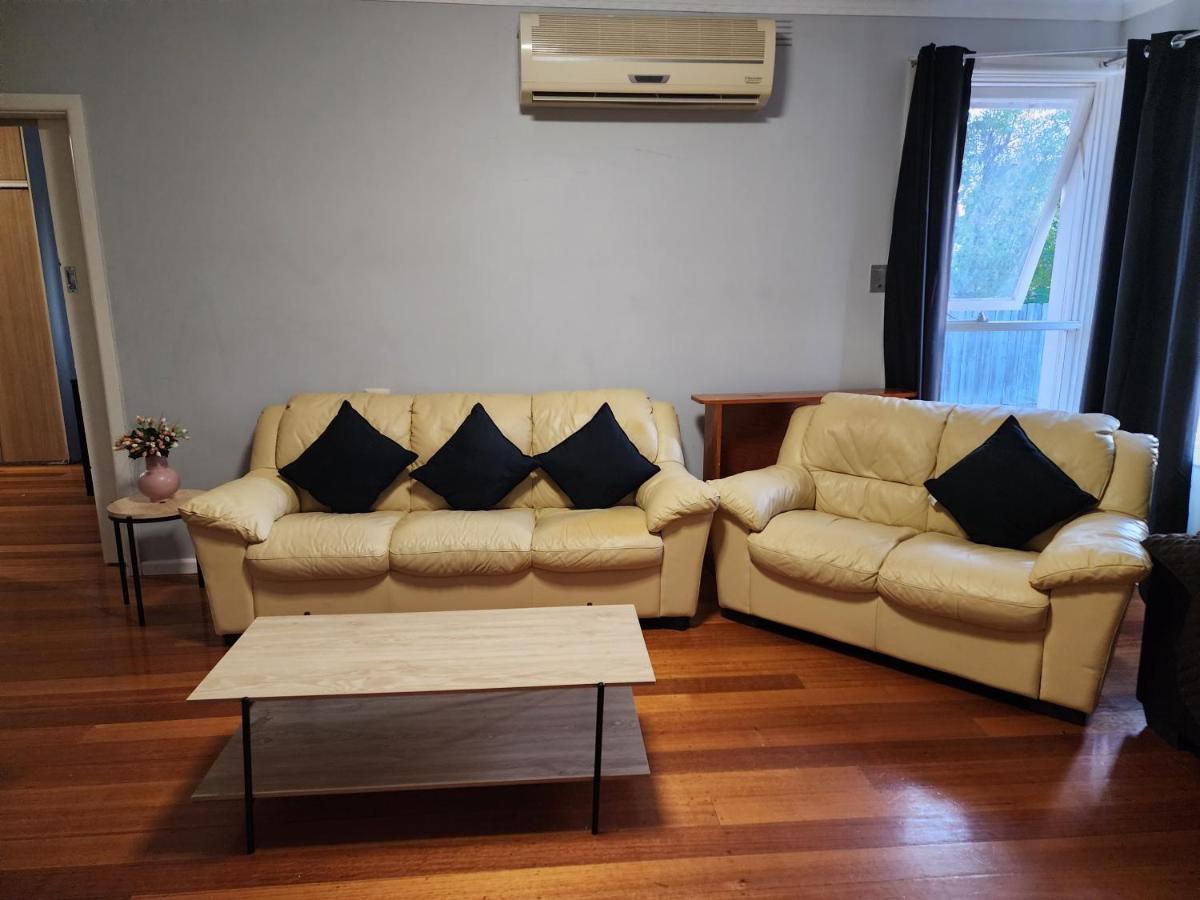 Homestay Near Dandenong Plaza Экстерьер фото